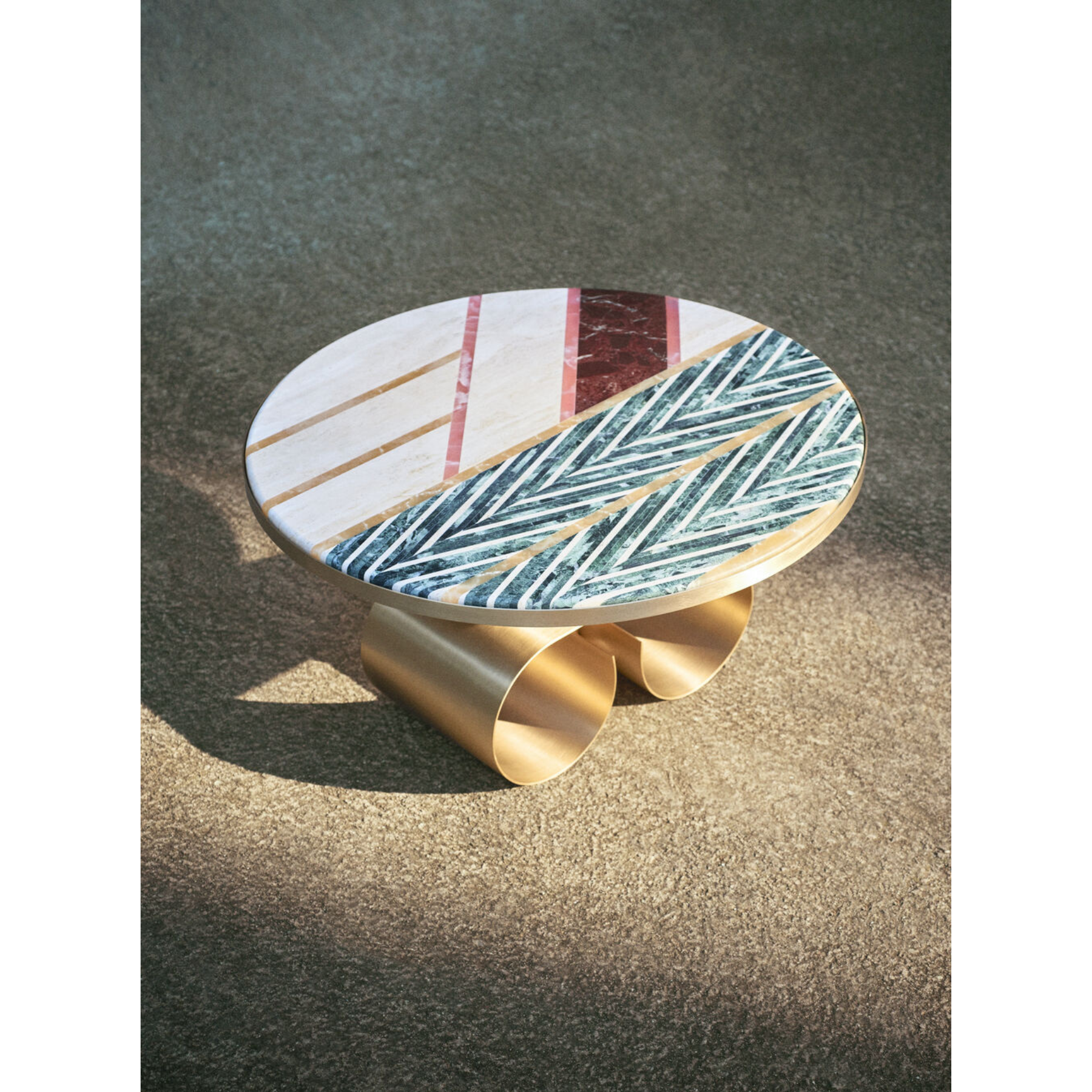 Earring Coffee & Side Table