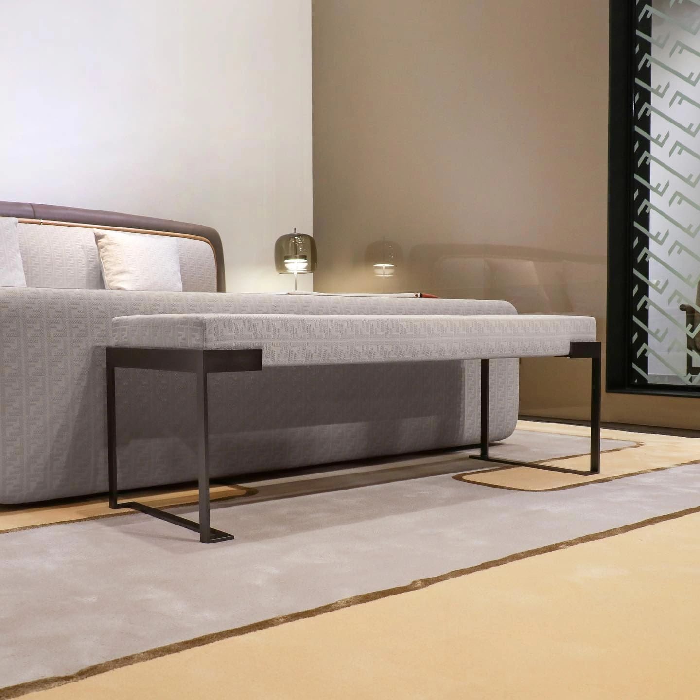 Aura Bench