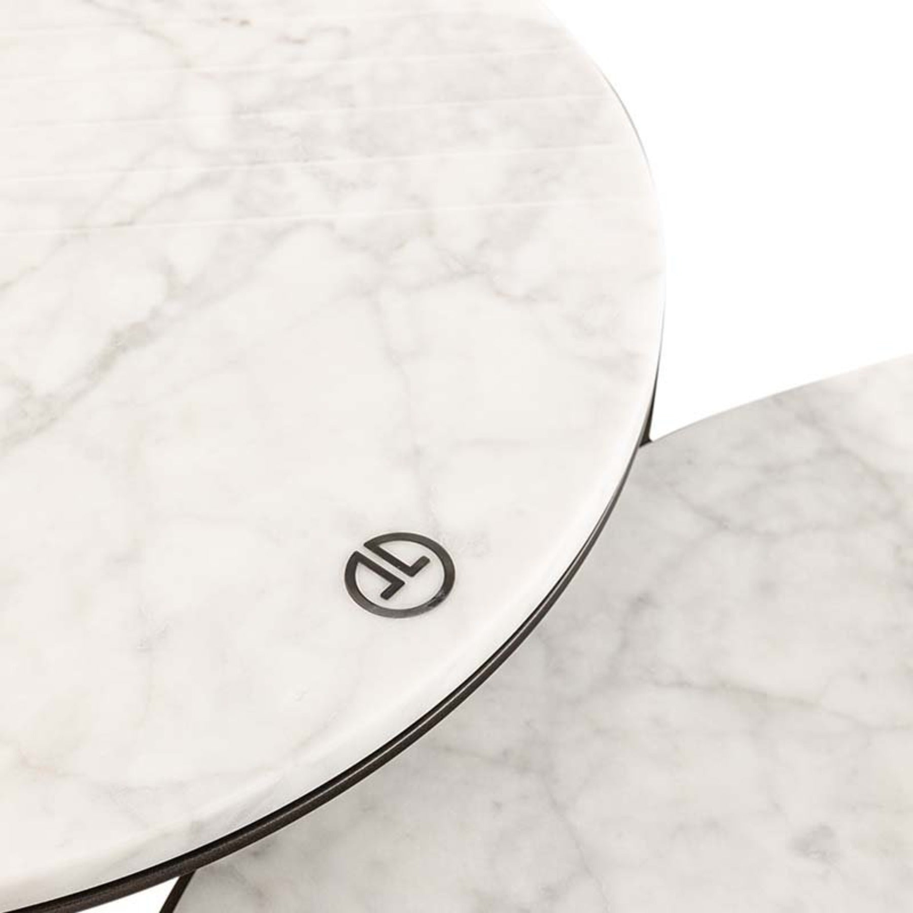 Gala Coffee & Side Table