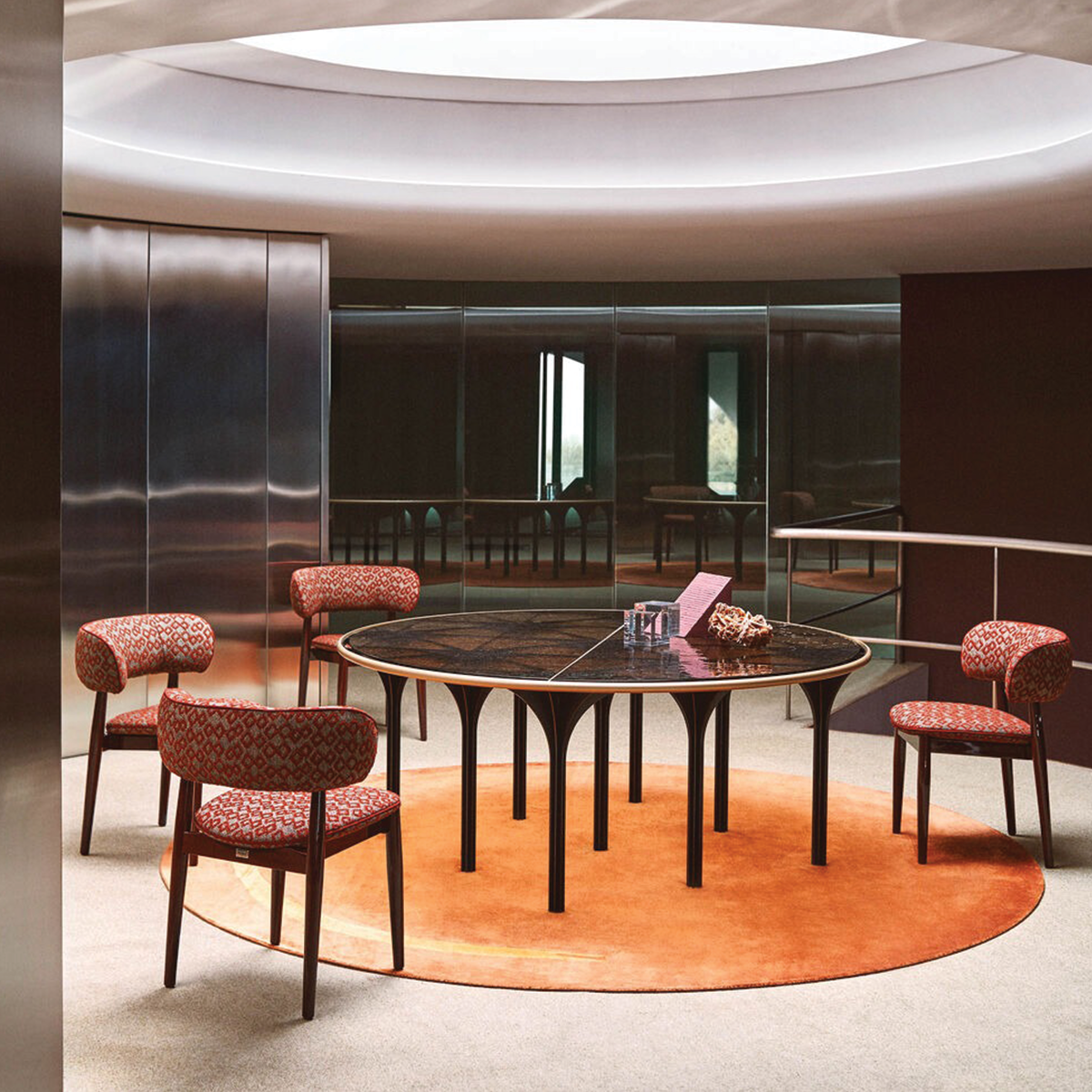Metropolis Table